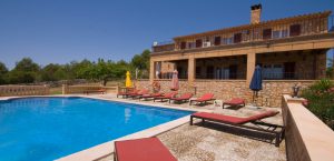 bonita finca con piscina teraza y jardin