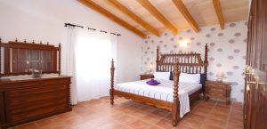 holiday letting with 6 bedrooms on mallorca