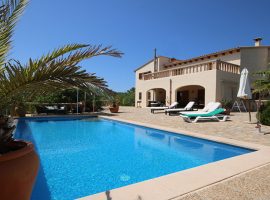 Holiday House Ref.216
